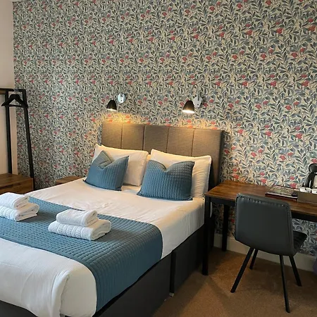 The Wheatsheaf 3*